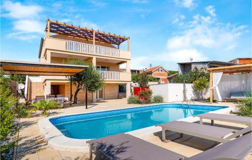 Beautiful Home In Posedarje With Wifi