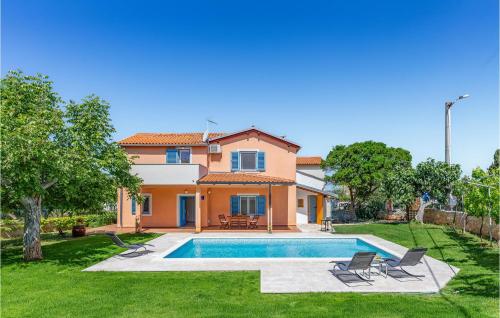 Two-Bedroom Holiday Home In Banjole