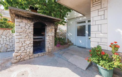 Three-Bedroom Apartment In Sibenik