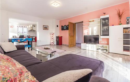 Μια τηλεόραση ή/και κέντρο ψυχαγωγίας στο Holiday Home Butkovici 07