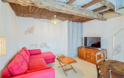 Χώρος καθιστικού στο Amazing Home In Mortagne-Sur-Gironde
