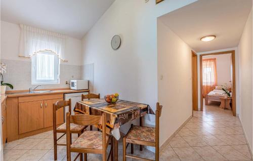 2 Bedroom Beach Front Apartment In Medulin