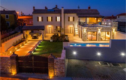 Stunning Home In Valtura