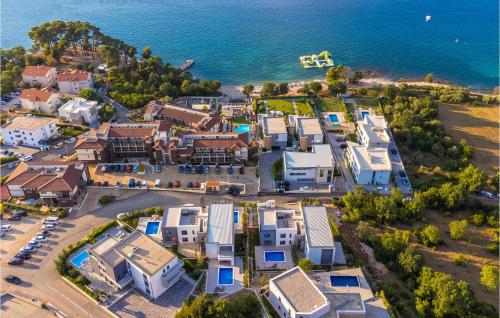 Stunning Apartment In Malinska