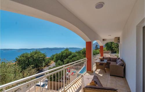 3 Bedroom Lovely Apartment In Orebic