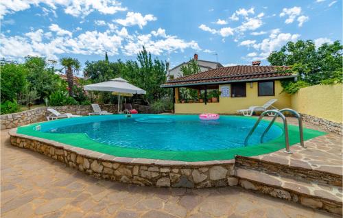 Lovely Apartment In Porec With Wifi