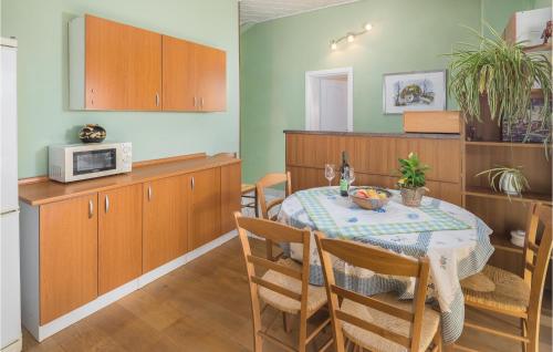 Gorgeous Apartment In Porec