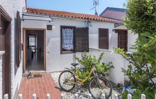 2 Bedroom Amazing Home In Cervar Porat
