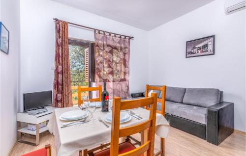 1 Bedroom Awesome Apartment In Krk