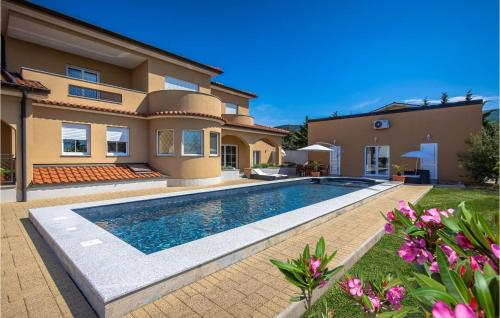 1 Bedroom Stunning Apartment In Smrika