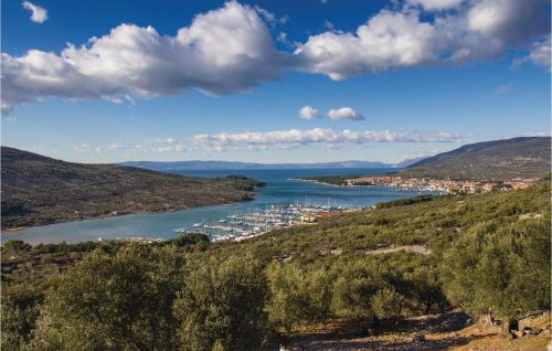 Un paisaje natural cerca de la casa vacacional