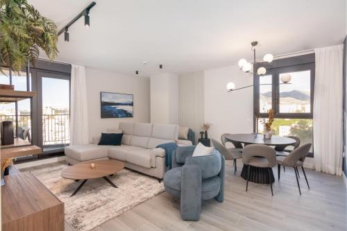 Málaga Piso nuevo amplio luminoso 3 hab vistas wifi y parking privado