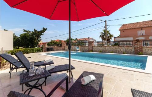 Πισίνα στο ή κοντά στο Lovely Home In Barbat