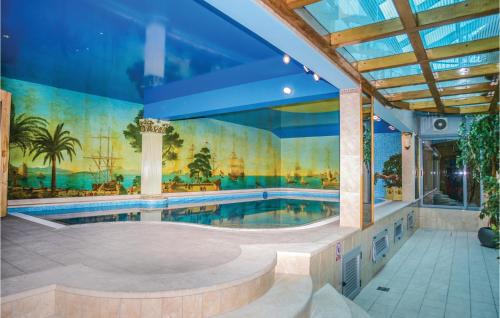 Cozy Home In Makarska With Jacuzzi