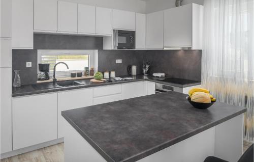 Awesome Home In Porec