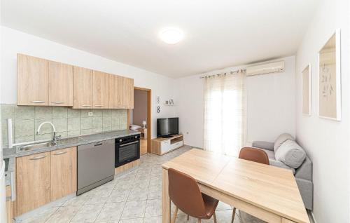 Amazing Apartment In Kastel Gomilica