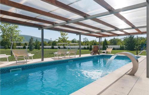 4 Bedroom Stunning Home In Neoric