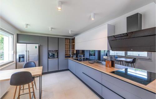 Awesome Home In Kastel Luksic