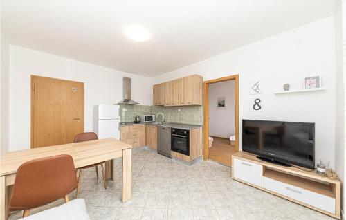 Amazing Apartment In Kastel Gomilica
