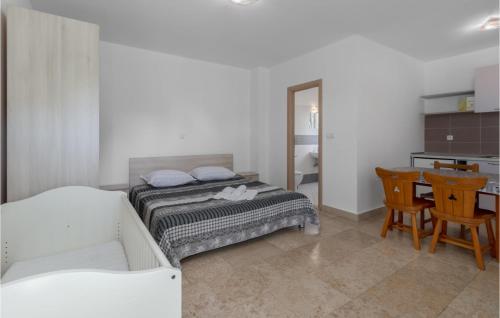 Gorgeous Apartment In Crikvenica With Wifi