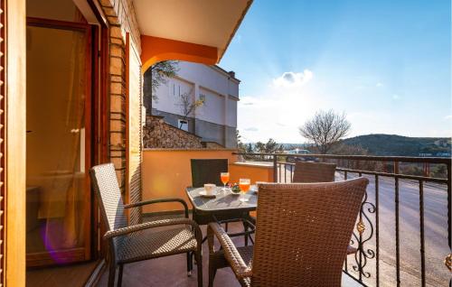 Balkón alebo terasa v ubytovaní 2 Bedroom Amazing Apartment In Modric
