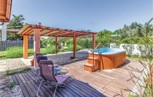 Bazén v ubytovaní Holiday Home Vodnjan With Sea View Iii alebo v jeho blízkosti