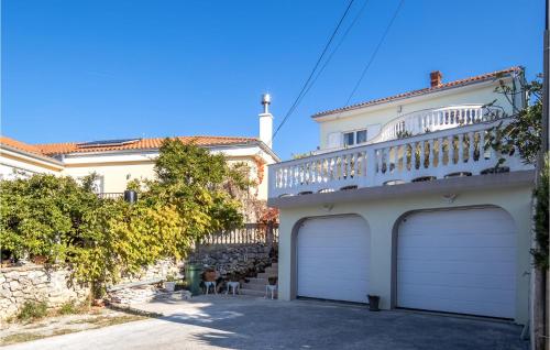 Gorgeous Apartment In Novi Vinodolski With Wifi