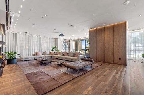 On 47th Floor! Apartment With Top Amenities photo 40
