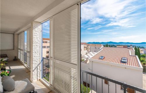 3 Bedroom Nice Apartment In Zadar