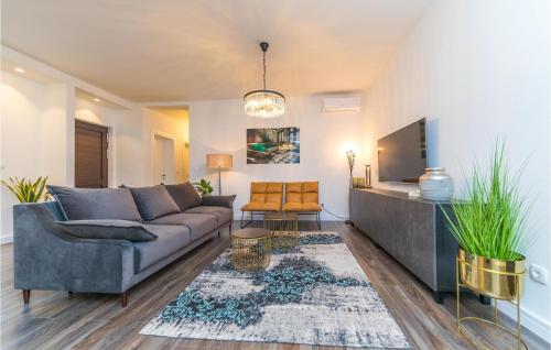 Awesome Home In Sibenik
