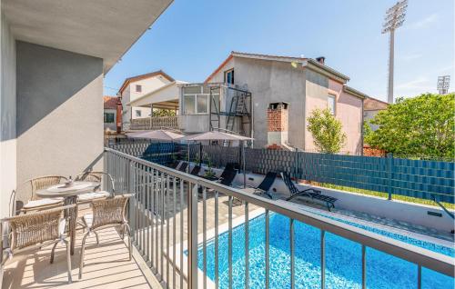 Beach Front Apartment In Zadar With Swimming Pool