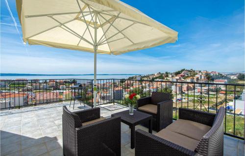 2 Bedroom Nice Apartment In Podstrana