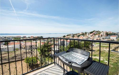 Nice Apartment In Podstrana With Wifi
