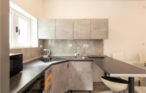 Nice Apartment In Zadar With Swimming Pool
