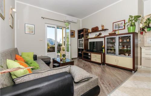 Fotografie z fotogalerie ubytování Holiday Home Srebeno With Sea View 281 v destinaci Mlini