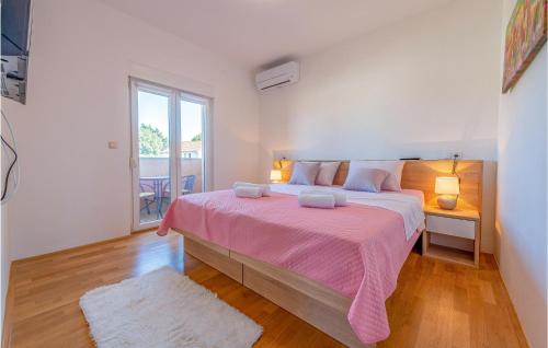Cozy Apartment In Zadar With Wifi