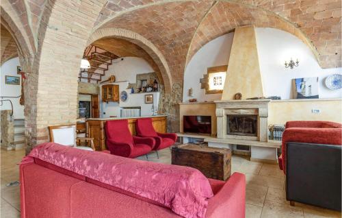 A seating area at Amazing Home In Mazzolla With Wifi