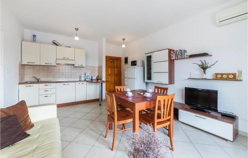 Gorgeous Apartment In Medulin With Wifi