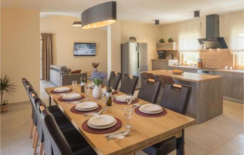 Amazing Home In Umag With Sauna
