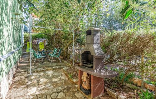 Amazing Apartment In Pula With Wifi