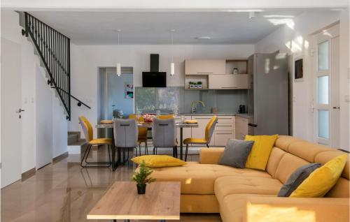 Gorgeous Home In Labin With Wifi