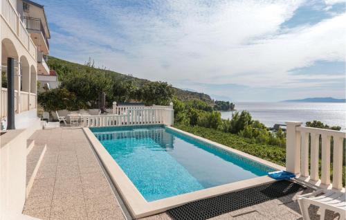 Beautiful Apartment In Lokva Rogoznica