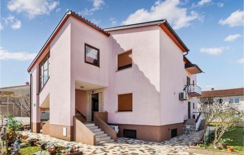 Budova, v ktorej sa apartmán nachádza