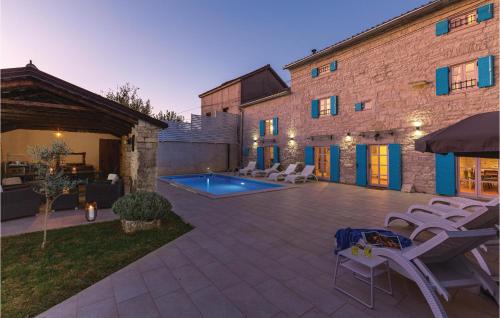 Four-Bedroom Holiday Home In Kringa