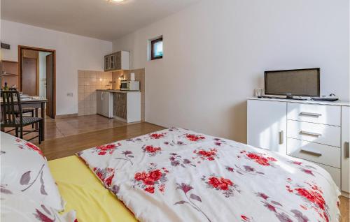 Gorgeous Apartment In Pula With Wifi