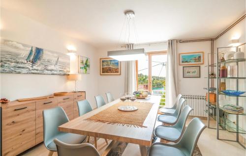 Beautiful Home In Supetar