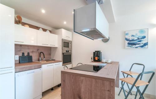 Beautiful Home In Supetar