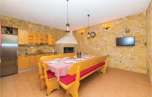 Awesome Home In Kastel Stari