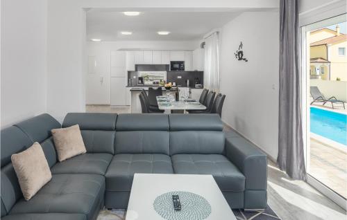 Awesome Home In Porec