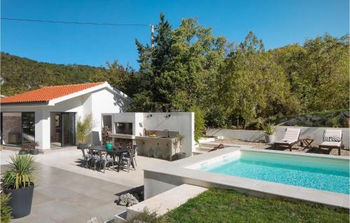 Πισίνα στο ή κοντά στο Villa Ucka